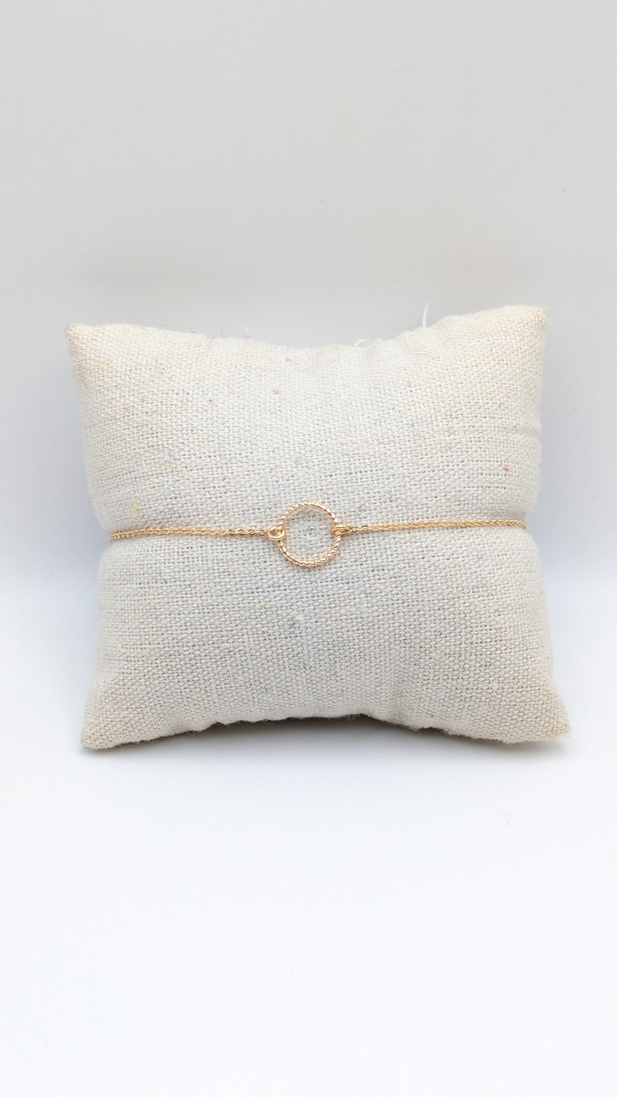 Bracelet avec anneau torsadé