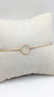 Bracelet avec anneau torsadé