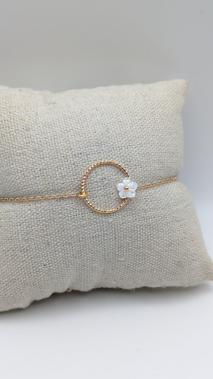 Bracelet anneau avec fleur