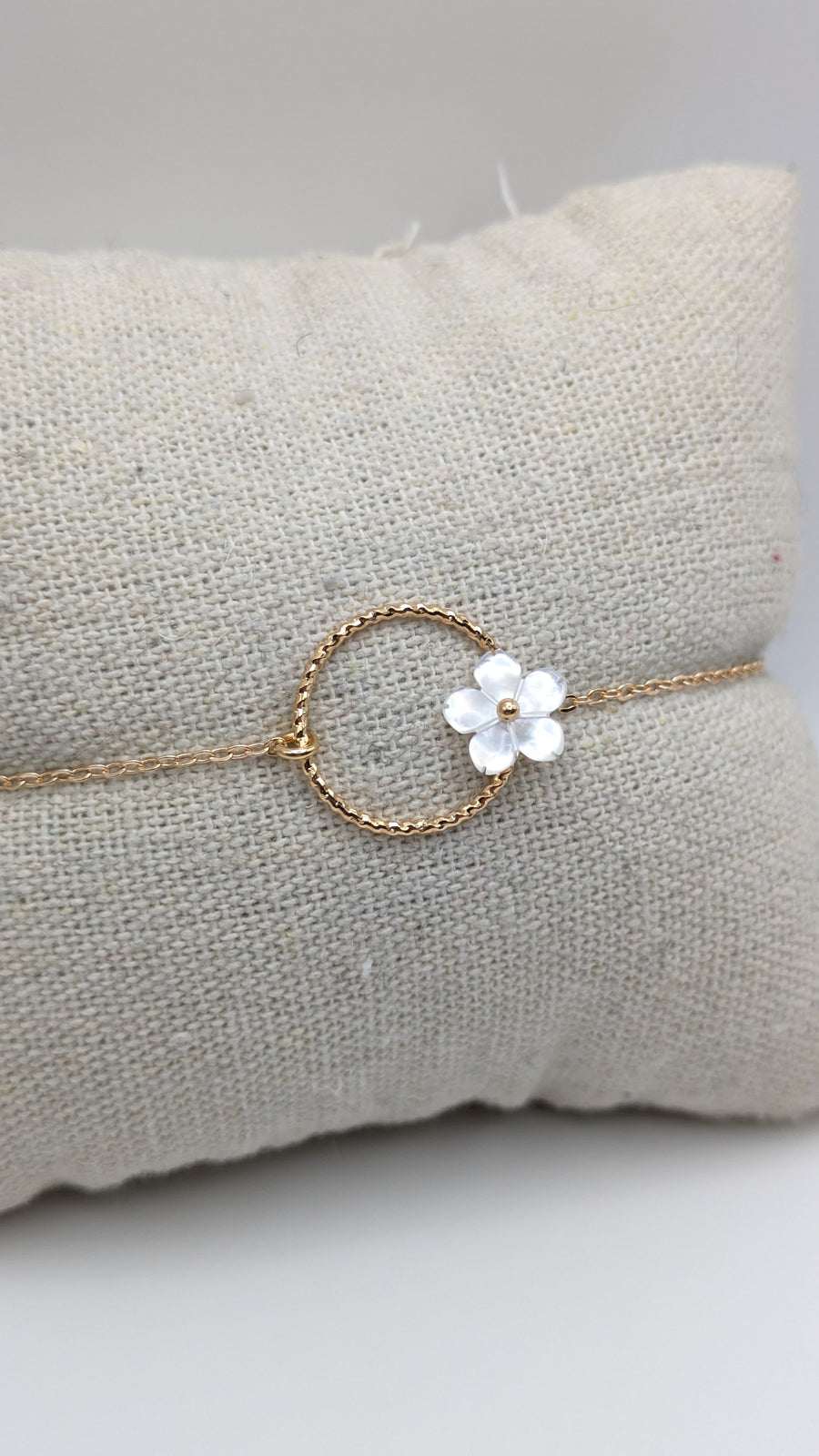 Bracelet anneau avec fleur