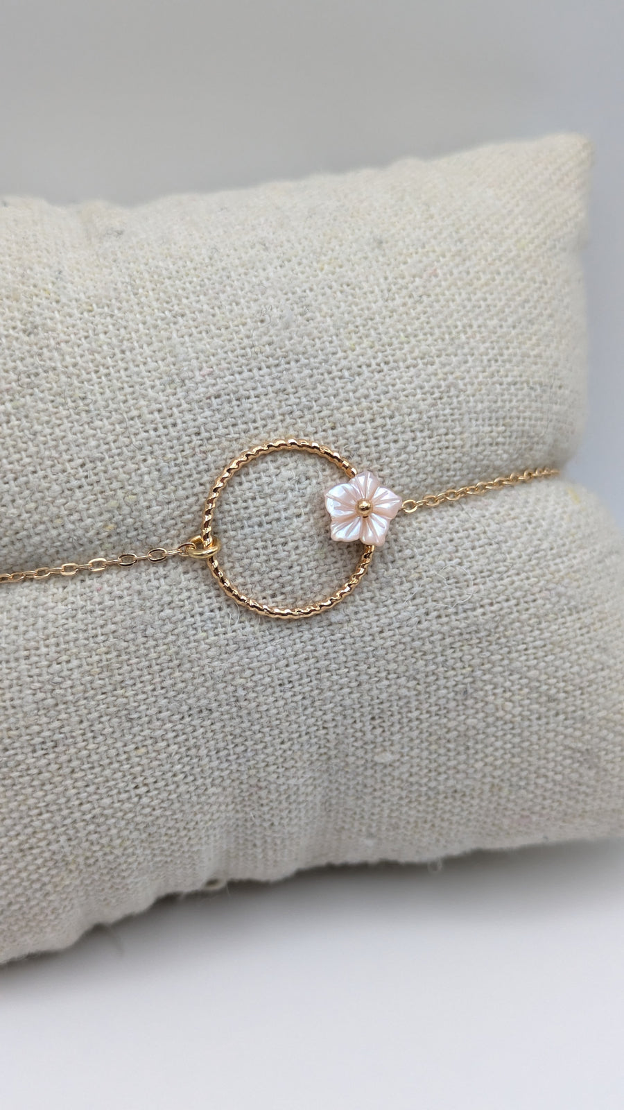 Bracelet anneau avec fleur