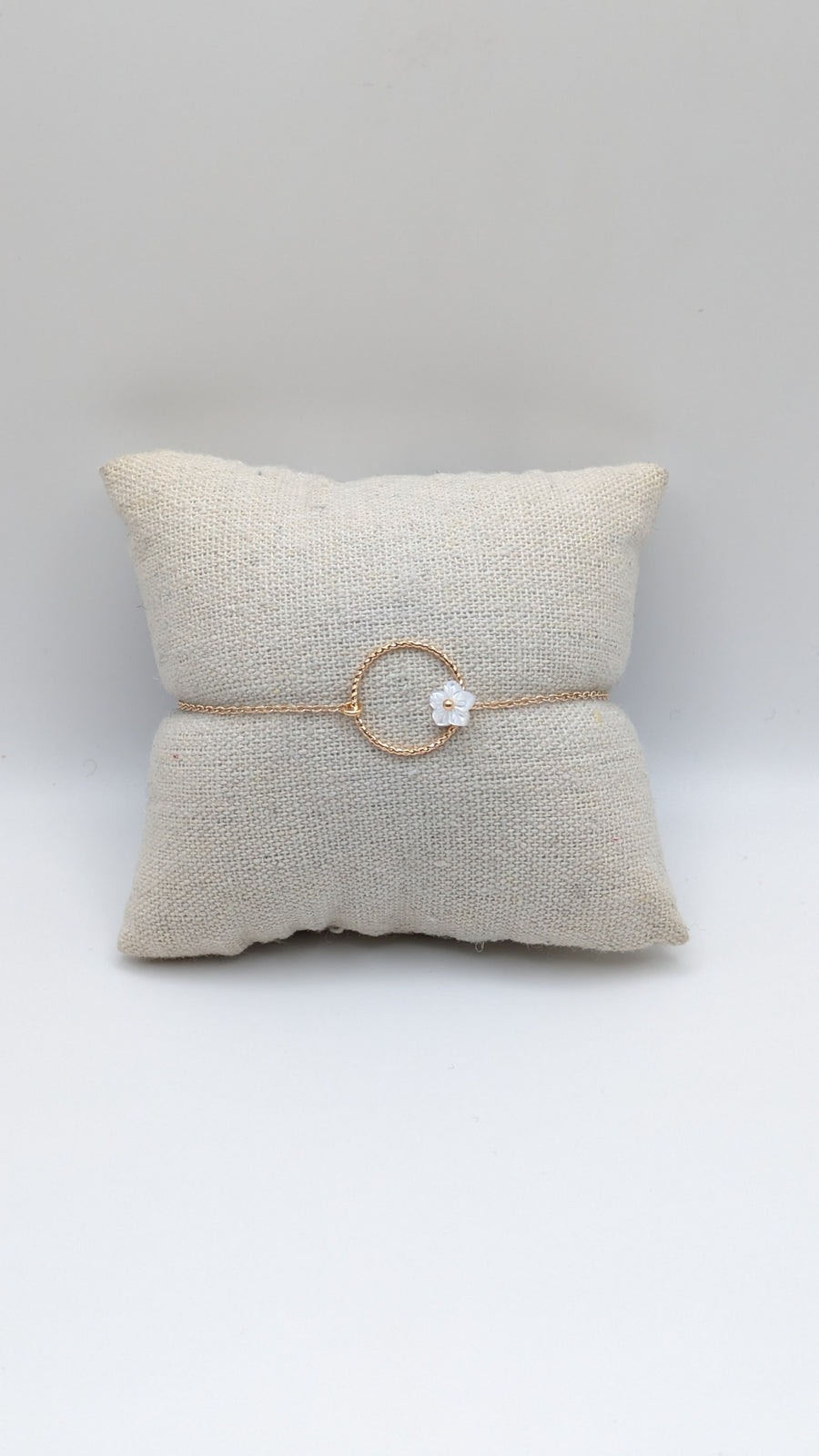Bracelet anneau avec fleur