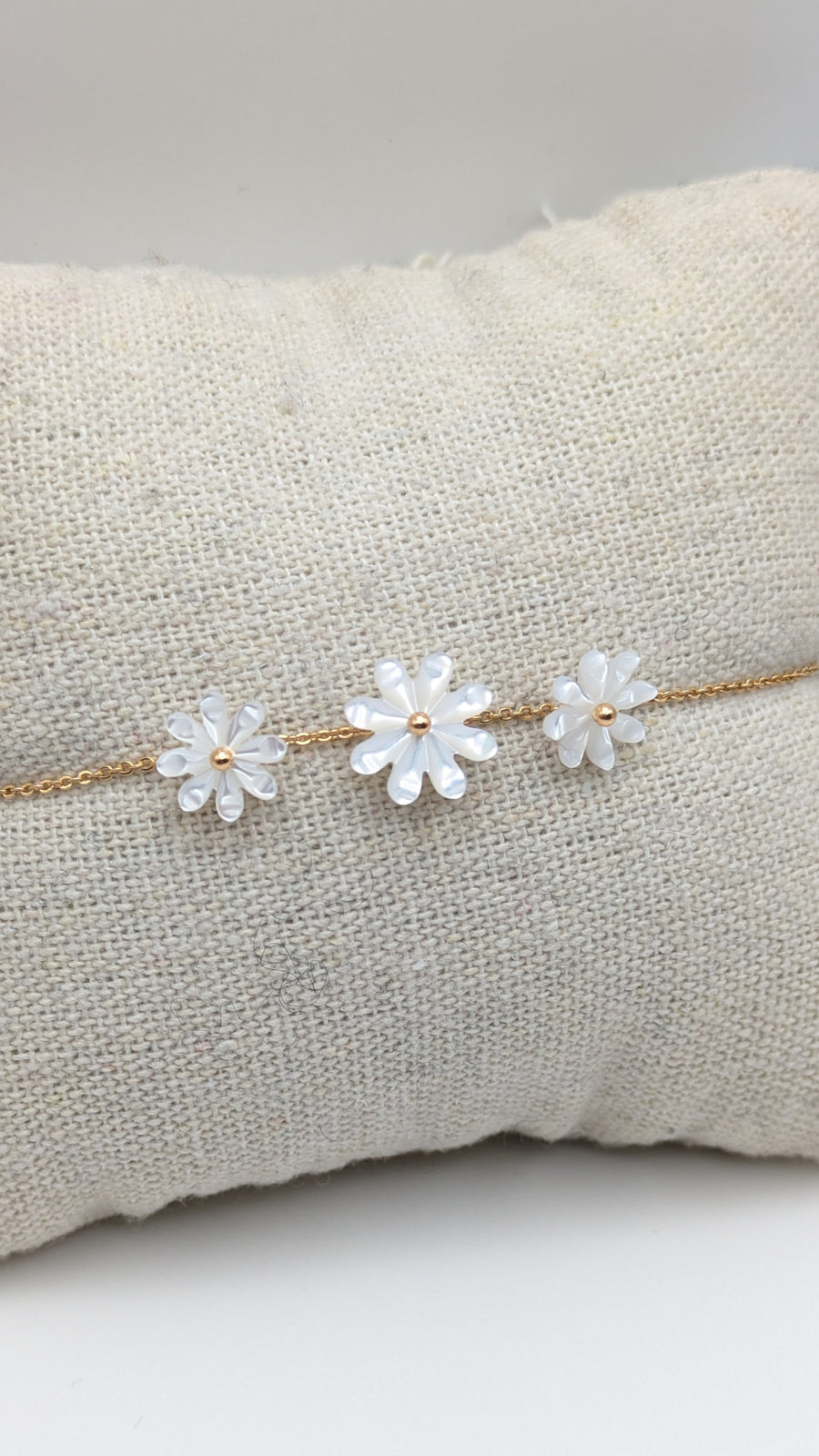 Bracelet triple fleurs en nacre