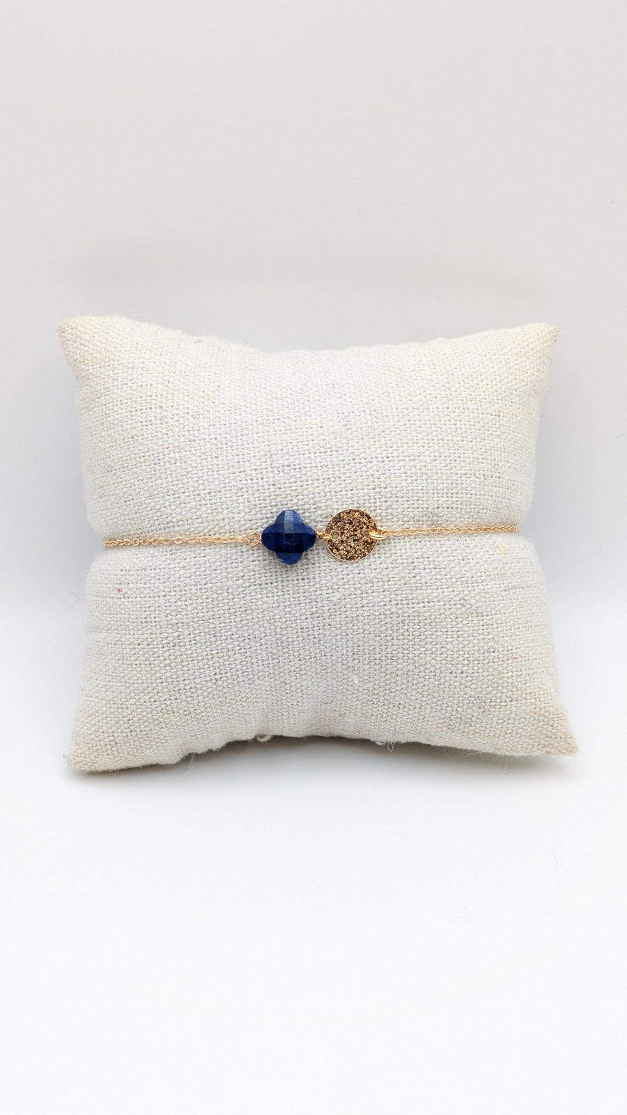 Bracelet pastille avec trèfle en pierre
