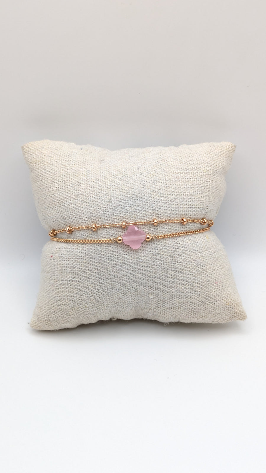Bracelet double chaîne avec trèfle en pierre
